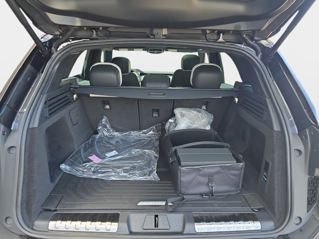 New 2027 Land Rover Range Rover Sport Battersea AWD/4WD image 10