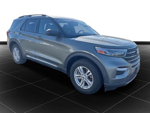 Used 2020 Ford Explorer XLT w/ Equipment Group 202A image 7