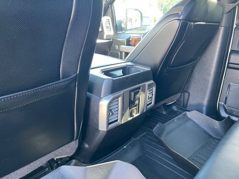Used 2016 Ford F150 Platinum w/ Equipment Group 701A Luxury AWD/4WD image 31