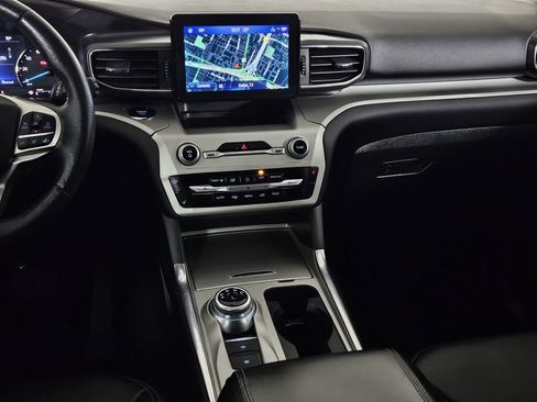 Used 2023 Ford Explorer XLT w/ Equipment Group 202A image 10