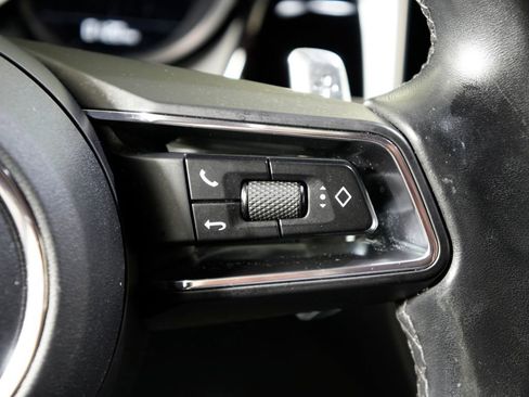 Certified 2023 Porsche Macan AWD/4WD image 27