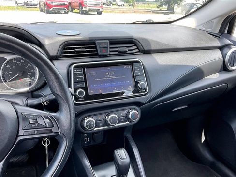 Used 2023 Nissan Versa S FWD image 9