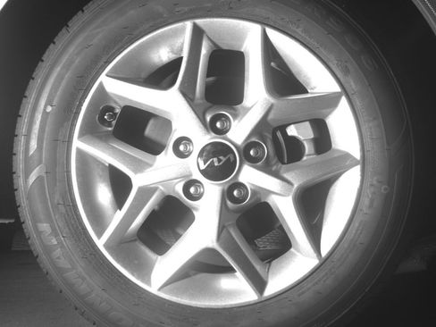 Used 2025 Kia Soul LX w/ LX Technology Package FWD image 13