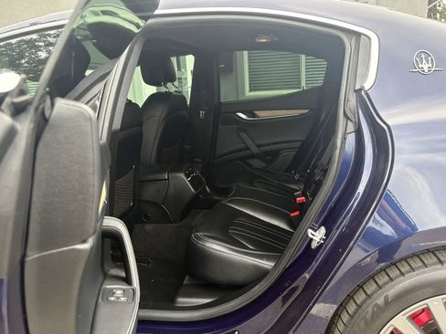 Used 2017 Maserati Ghibli S image 11