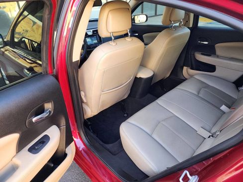 Used 2011 Chrysler 200 Limited image 39