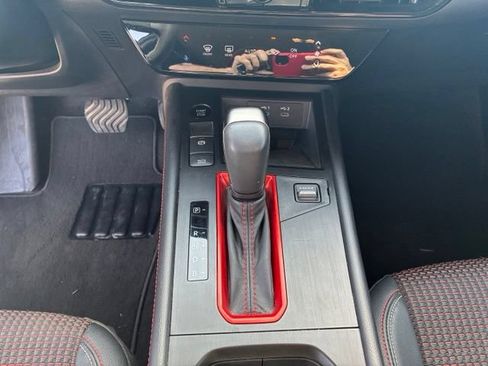 Used 2026 Nissan Kicks SR FWD image 13