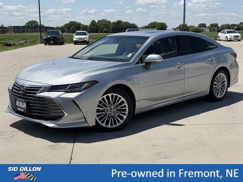 Used 2019 Toyota Avalon Limited w/ Advanced Safety Package FWD image 1
