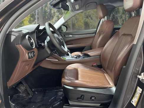 Used 2019 Alfa Romeo Stelvio Sport w/ Cold Weather Package image 9