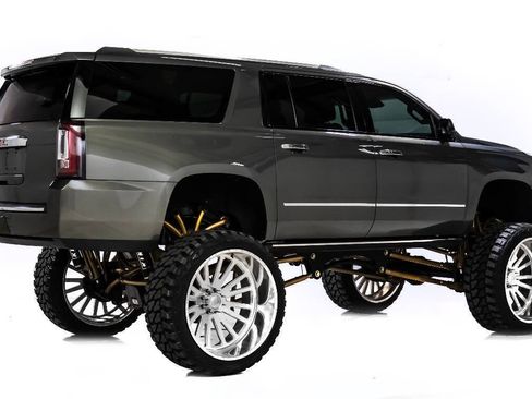Used 2018 GMC Yukon XL Denali w/ Denali Ultimate Package AWD/4WD image 4