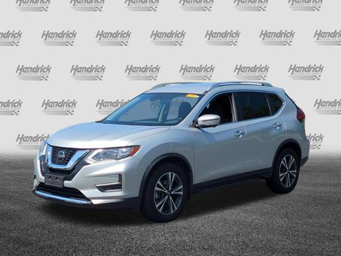 Used 2019 Nissan Rogue SV w/ Premium Package FWD image 5