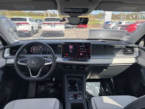 New 2026 Volkswagen Tiguan SE AWD/4WD image 3