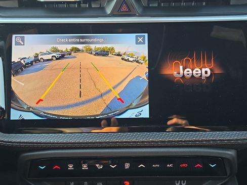 New 2026 Jeep Cherokee Overland w/ Trailer Tow Group AWD/4WD image 22