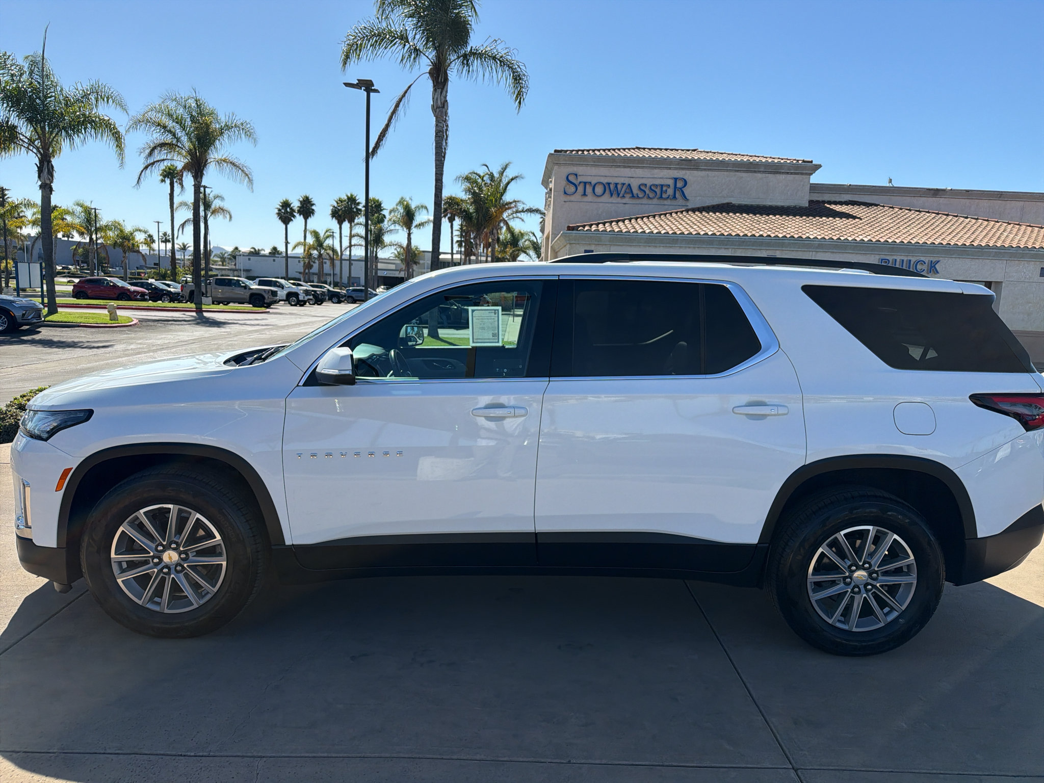 Used 2022 Chevrolet Traverse LT FWD image 8