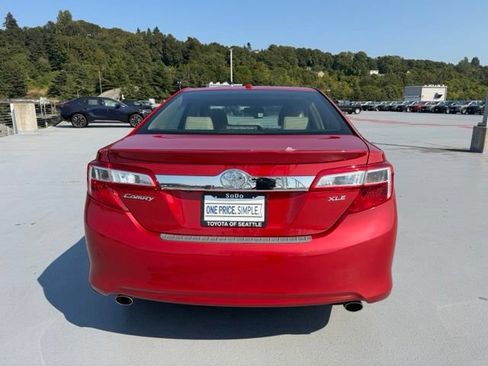 Used 2012 Toyota Camry XLE FWD image 4