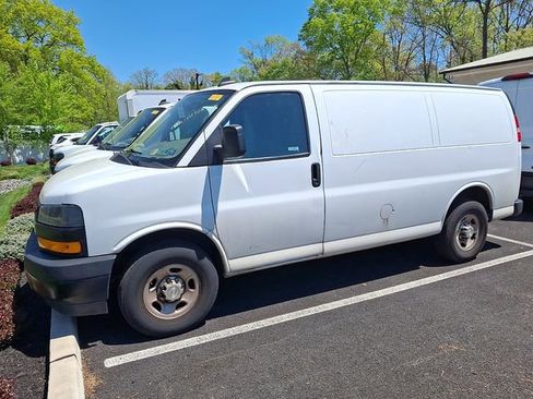 Used 2021 Chevrolet Express 2500 RWD image 5