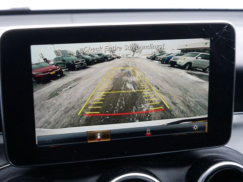 Used 2019 Mercedes-Benz GLC 350e 4MATIC image 6