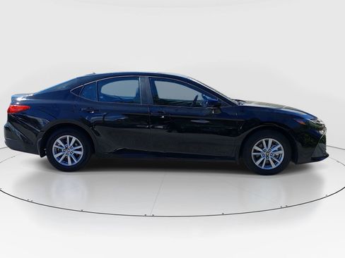 Used 2025 Toyota Camry LE image 8