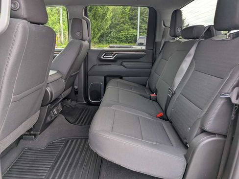 Used 2025 Chevrolet Silverado 2500 LT w/ Convenience Package AWD/4WD image 13