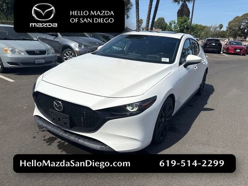 Used 2020 MAZDA MAZDA3 Hatchback w/ Premium Package FWD image 1