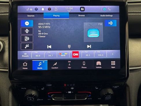 Used 2023 Jeep Grand Cherokee Limited w/ Black Appearance Package AWD/4WD image 28