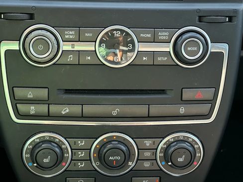 Used 2015 Land Rover LR2 HSE image 36