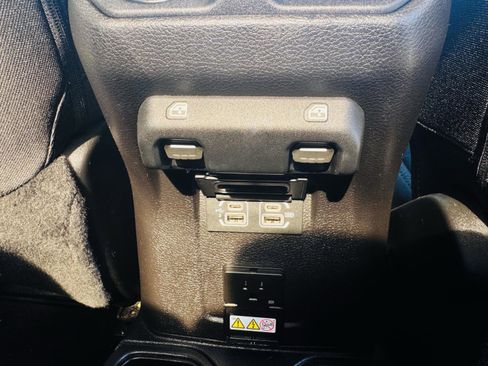 Used 2020 Jeep Gladiator Overland w/ Dual Top Group image 28