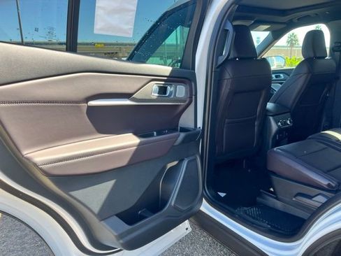 New 2026 Ford Explorer Platinum AWD/4WD image 17