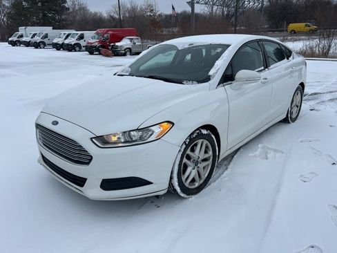 Used 2014 Ford Fusion SE image 1
