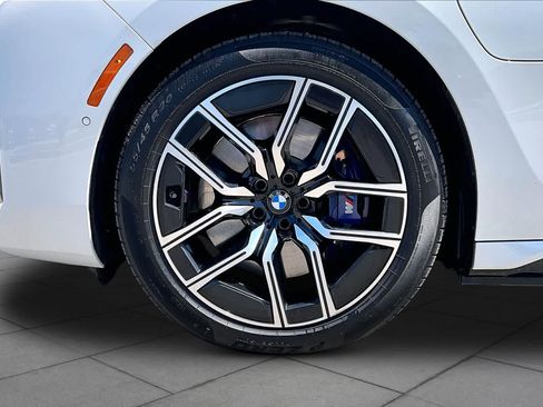 Certified 2025 BMW 750e xDrive w/ Executive Package AWD/4WD image 10