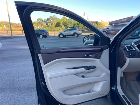 Used 2015 Cadillac SRX Luxury w/ Driver Awareness Package image 11