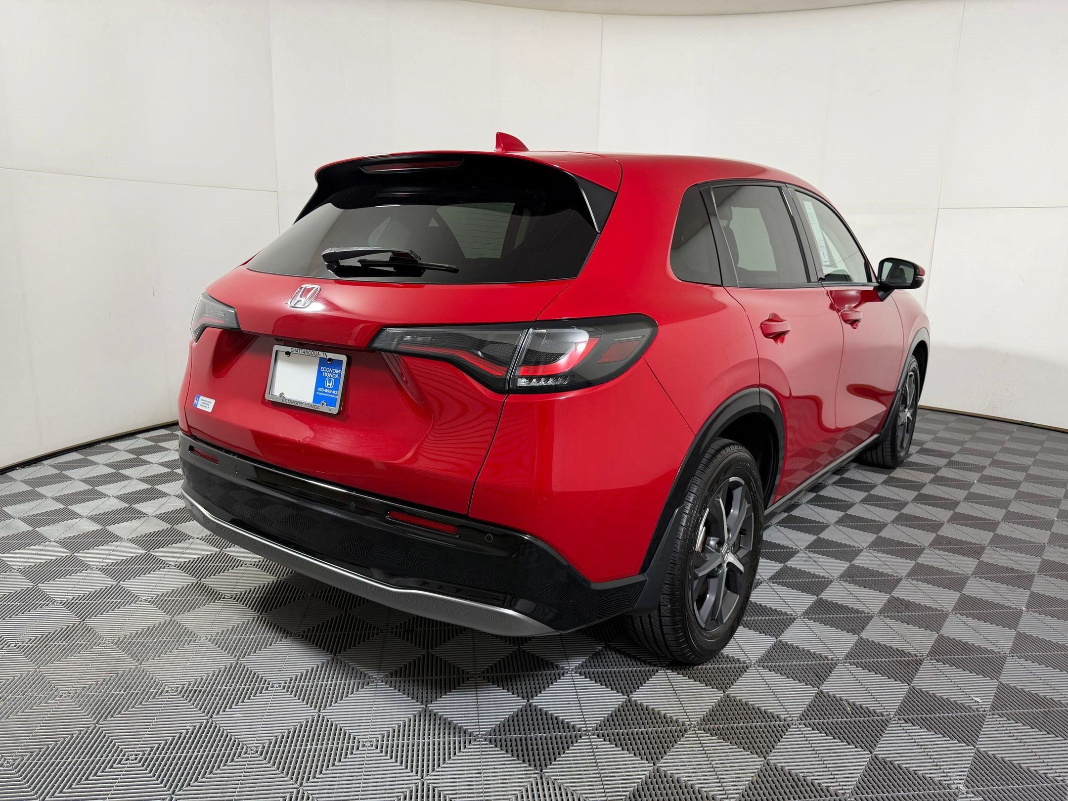 Used 2023 Honda HR-V EX-L image 8
