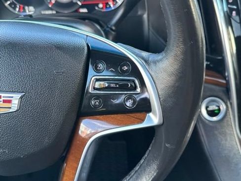 Used 2018 Cadillac Escalade Luxury AWD/4WD image 25