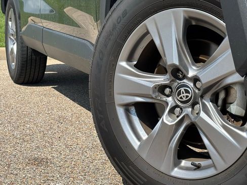 Used 2025 Toyota RAV4 XLE FWD image 2