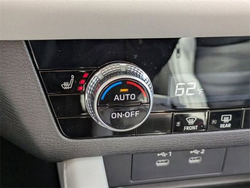 New 2025 Mitsubishi Outlander SE image 23