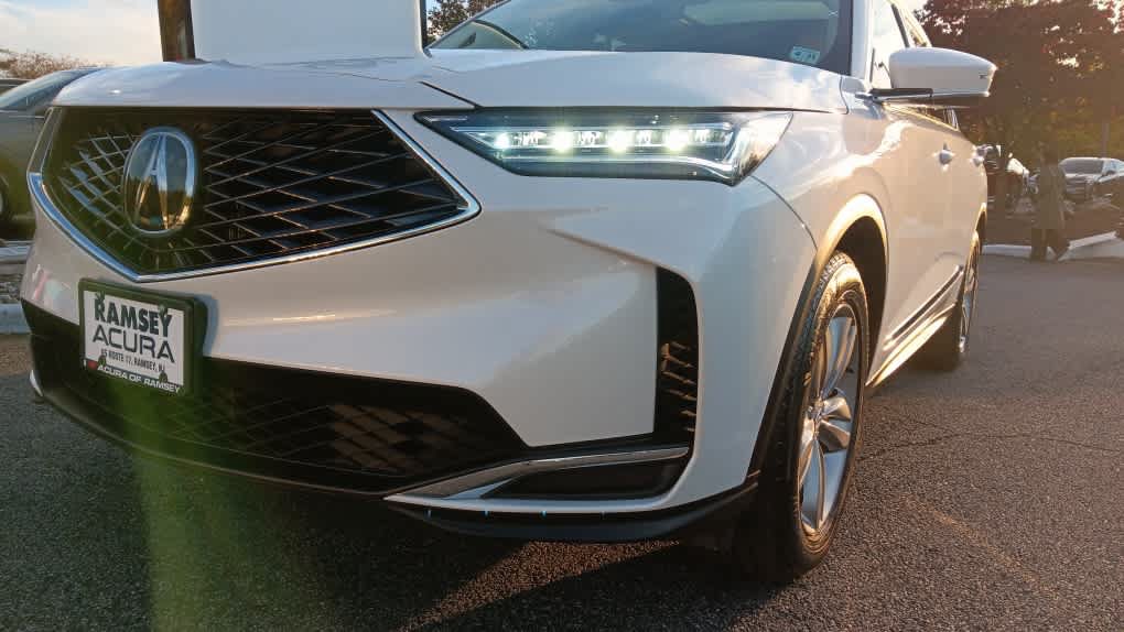 Used 2026 Acura MDX SH-AWD image 9