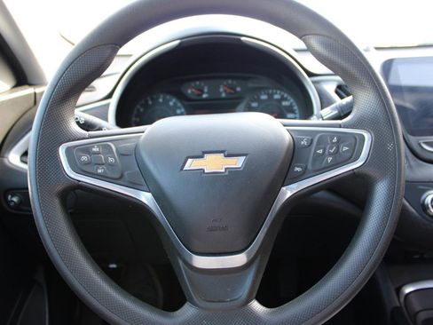 Used 2022 Chevrolet Malibu LT image 17