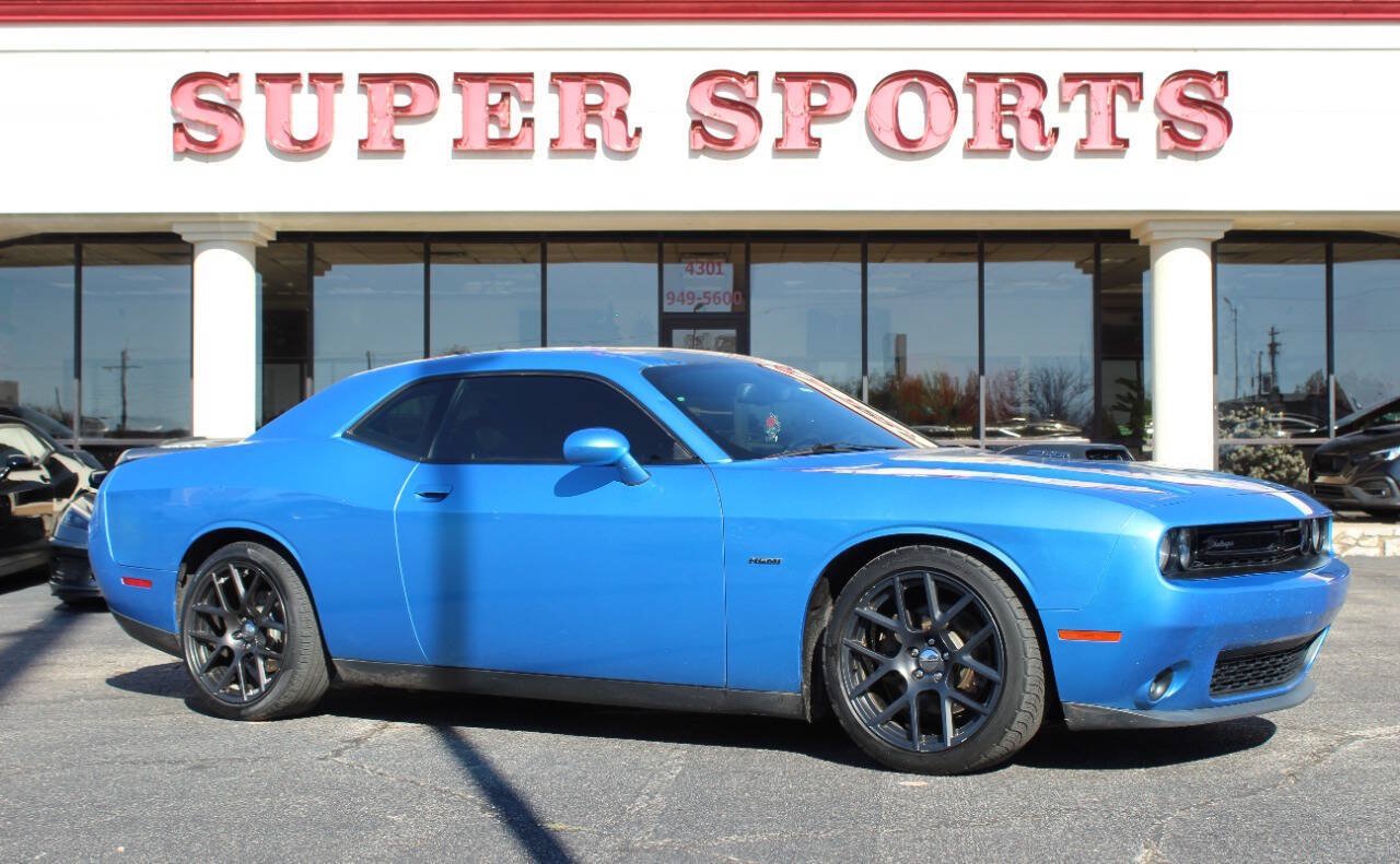 Used 2016 Dodge Challenger R/T RWD image 1