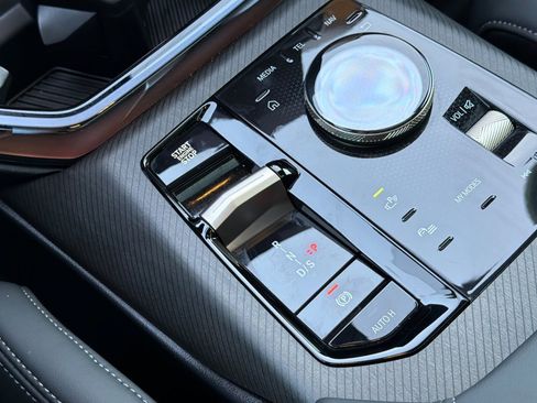 Used 2025 BMW X3 xDrive30i w/ Premium Package image 26