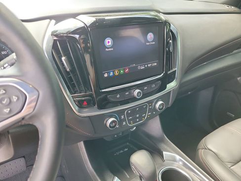 Used 2023 Chevrolet Traverse RS FWD image 24