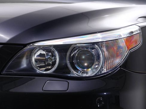 Used 2006 BMW M5 image 16