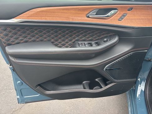 New 2026 Jeep Grand Cherokee L Summit AWD/4WD image 15