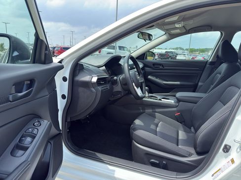 New 2026 Nissan Altima 2.5 SV AWD/4WD image 11