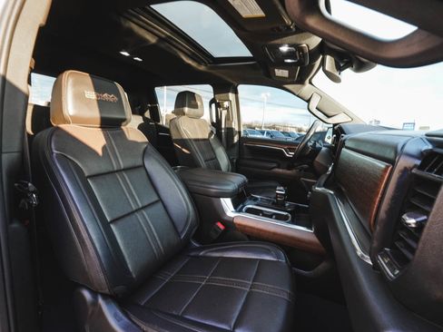 Used 2023 Chevrolet Silverado 1500 High Country w/ Z71 Off-Road Package image 43