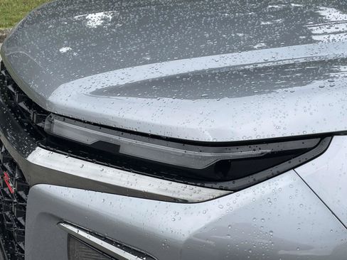 Used 2025 Chevrolet Traverse Z71 w/ Enhanced Driving Package AWD/4WD image 9