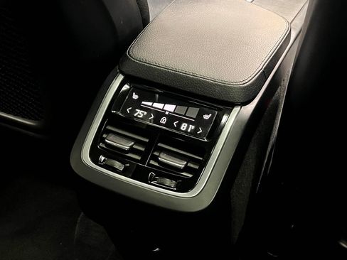 Used 2020 Volvo XC90 T6 Momentum AWD/4WD image 29