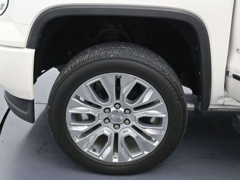 Used 2015 GMC Sierra 1500 Denali w/ Driver Alert Package AWD/4WD image 9
