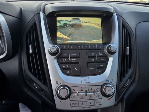 Used 2017 Chevrolet Equinox LS image 12