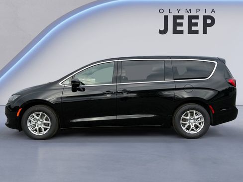 New 2025 Chrysler Voyager LX image 2