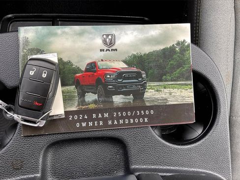 Used 2024 RAM 3500 Big Horn image 10