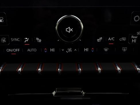 Used 2025 GMC Yukon XL AT4 Ultimate image 39